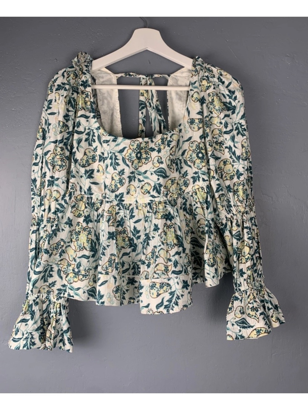 Anthropologie Pilcro Sz Small Green Floral Long Sleeve Crop Top Flutter Sleeves